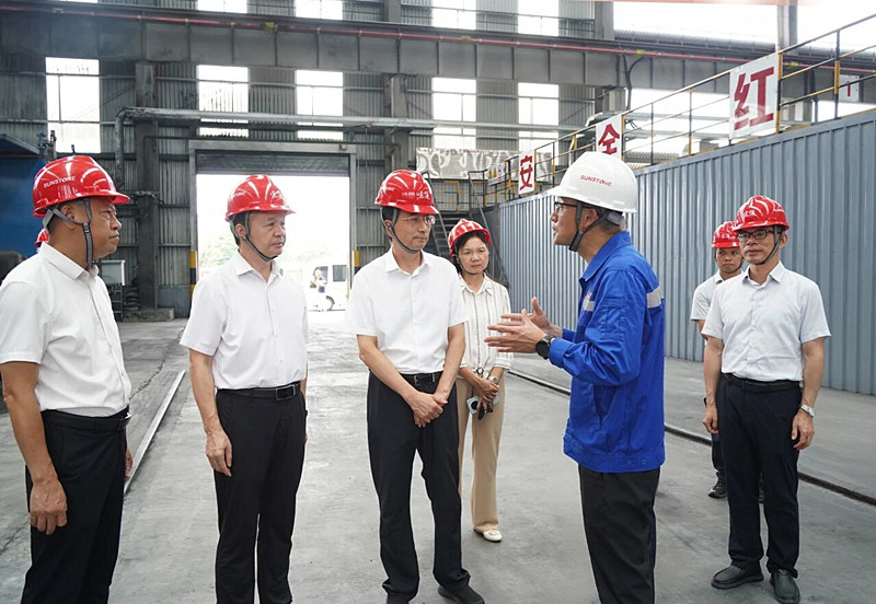 张晓钦赴百色开展壮大实体经济推动高质量发展调研服务