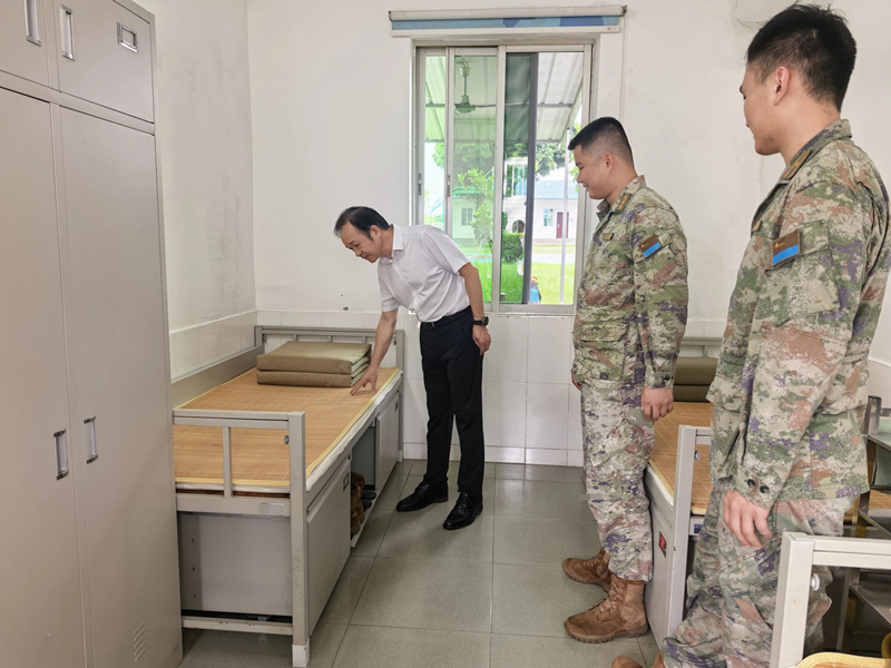 周武红率队到田阳区开展八一建军节慰问活动